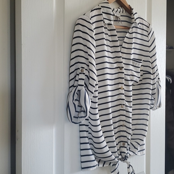 Dynamite navy and white striped blouse - Picture 3 of 6
